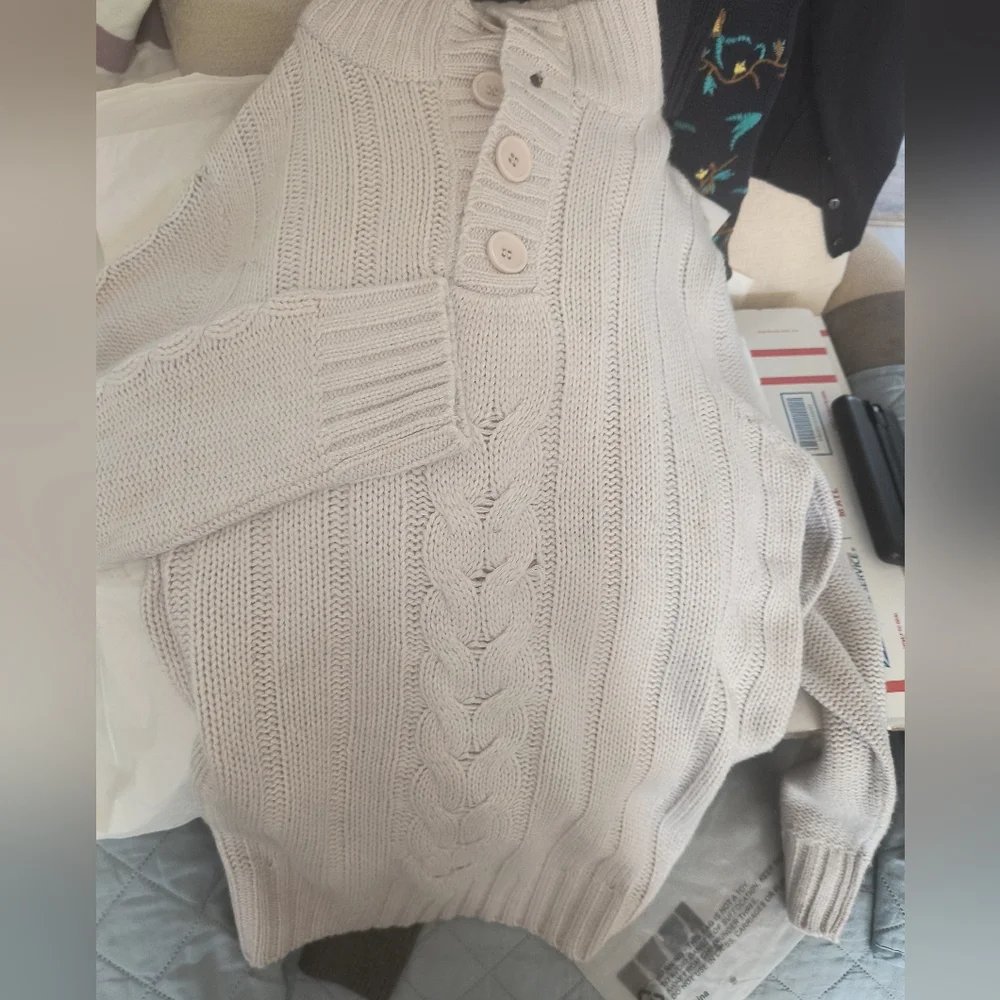 5 men's small shirts.  Misc brands.one need mended see photos.Euc - Picture 11 of 12